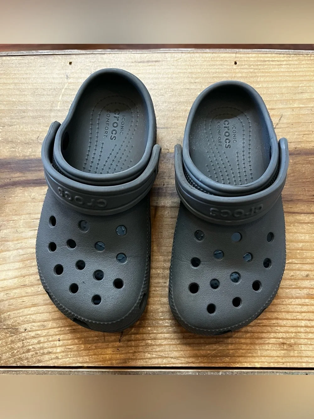CROCS Kids Classic Clog in Charcoal Gray Size 13